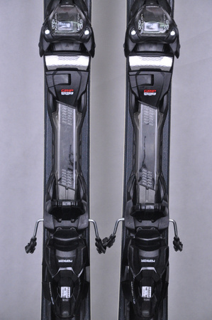 NARTY UŻYWANE VOLKL RACETIGER SRC + Motion 10 24/25 153 cm NRC196