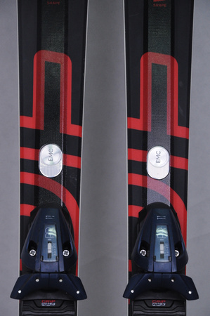 NARTY UŻYWANE HEAD E. V SHAPE 5 + PR 11 24/25 170 cm NRC01