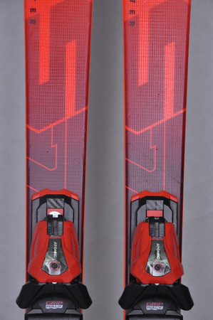 NARTY UŻYWANE ATOMIC REDSTER S7 + M12 GW 23/24 149 cm NRC731