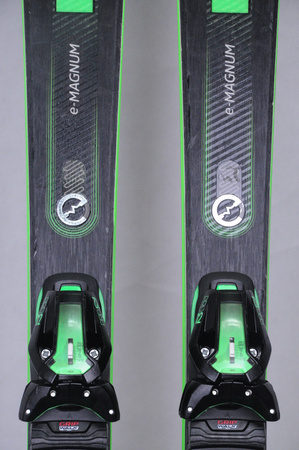 NARTY UŻYWANE HEAD SUPERSHAPE E. MAGNUM + Head PRD12 23/24 156 cm NRC249
