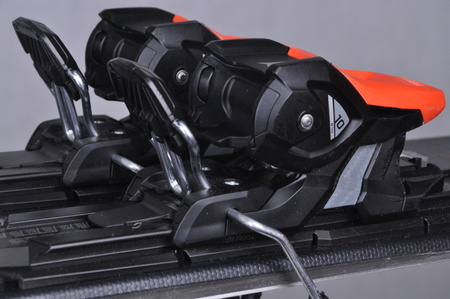 NARTY UŻYWANE ATOMIC REDSTER SC + M10 23/24 154 cm NRC472