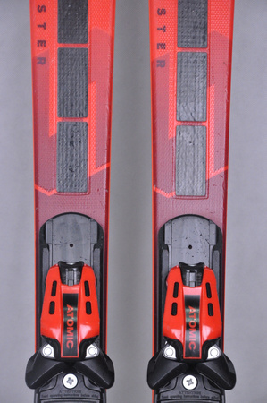 NARTY UŻYWANE ATOMIC REDSTER S8 + X12 GW 23/24 149 cm NRC140