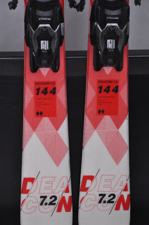 NARTY UŻYWANE VOLKL DEACON 7.2 + FTD 10 21/22 144 cm NRC1152
