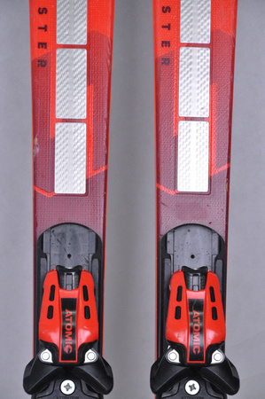 NARTY UŻYWANE ATOMIC REDSTER S9 + X12 GW 23/24 155 cm NRC686