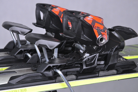 NARTY UŻYWANE VOLKL RACETIGER SL + VMotion 12 22/23 155 cm NRC645
