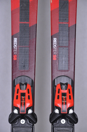 NARTY UŻYWANE ATOMIC REDSTER S8 + X12 GW 24/25 163 cm NRC159
