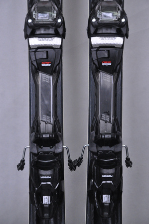 NARTY UŻYWANE VOLKL RACETIGER SRC + Motion 10 24/25 153 cm NRC200