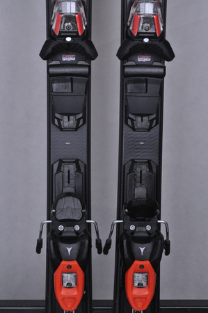 NARTY UŻYWANE ATOMIC REDSTER SC + M10 23/24 154 cm NRC477