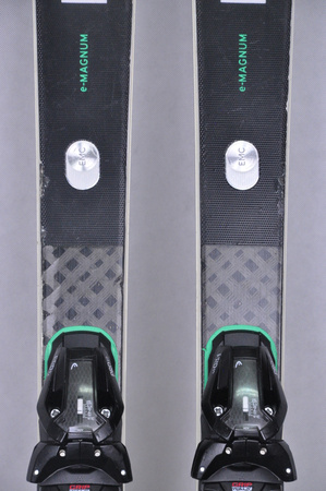 NARTY UŻYWANE HEAD SUPERSHAPE E. MAGNUM + Head PRD12 24/25 177 cm NRC537