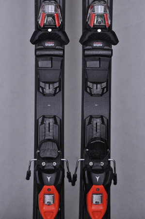 NARTY UŻYWANE ATOMIC REDSTER RX + M10 22/23 156 cm NRC1070