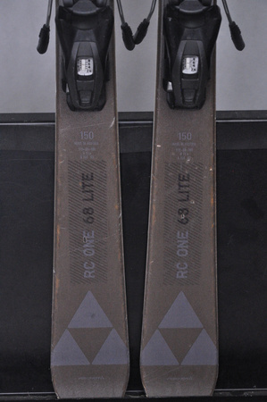 NARTY UŻYWANE FISCHER RC ONE 68 LITE + RS9 150 cm NRC635
