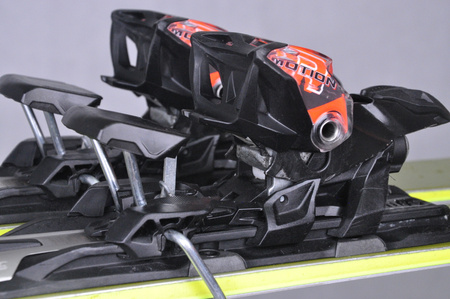 NARTY UŻYWANE VOLKL RACETIGER SL UVO + VMotion 12 19/20 170 cm NRC636