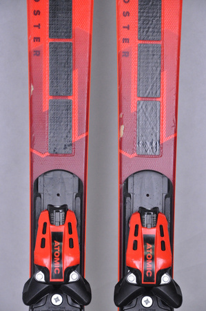 NARTY UŻYWANE ATOMIC REDSTER S8 + X12 GW 23/24 149 cm NRC678
