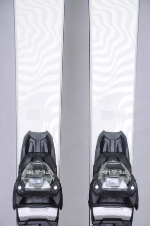 NARTY UŻYWANE VOLKL FLAIR SC 23/24 + Marker VMOTION 11 153 cm NRC290