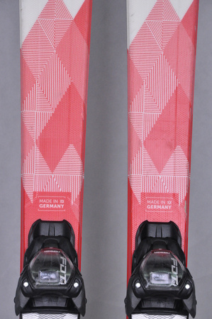 NARTY UŻYWANE VOLKL DEACON 7.2 + FTD 10 21/22 158 cm NRC1116