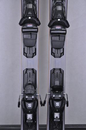 NARTY UŻYWANE REDSTER Q5 + M10 22/23 154 cm NRC589
