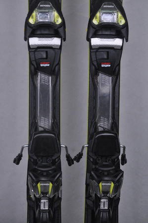 NARTY UŻYWANE VOLKL RACETIGER SC 24/25 + VMotion 12 153 cm NRC839