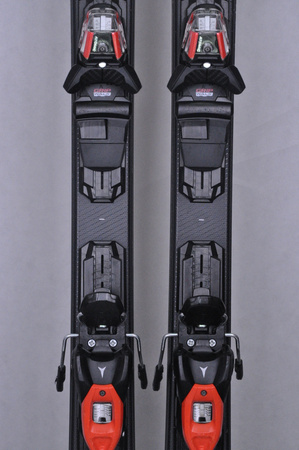 NARTY UŻYWANE ATOMIC REDSTER SC + M10 23/24 175 cm NRC492