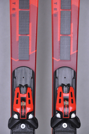 NARTY UŻYWANE ATOMIC REDSTER S8 + X12 GW 23/24 149 cm NRC139