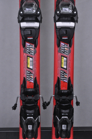 NARTY UŻYWANE VOLKL DEACON 7.2 + FTD 10 21/22 144 cm NRC1153