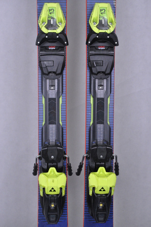 NARTY UŻYWANE FISCHER CURV GTX + RX 13 22/23 175 cm NRC1029
