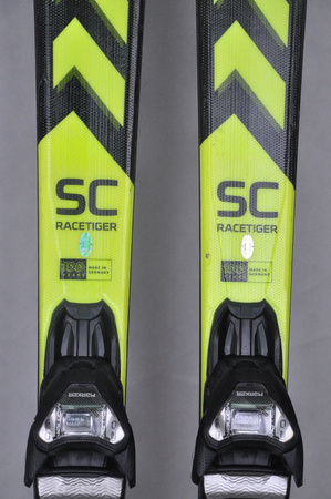 NARTY UŻYWANE VOLKL RACETIGER SC 23/24 + VMotion 12 148 cm NRC340
