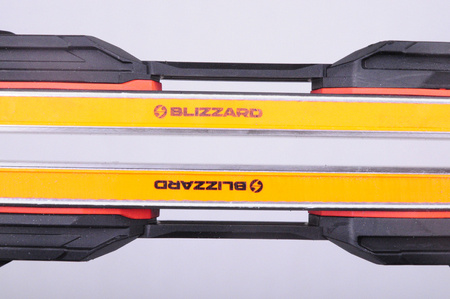 NARTY UŻYWANE BLIZZARD THUNDERBIRD R15 + TPX 12 23/24 160 cm NRB314