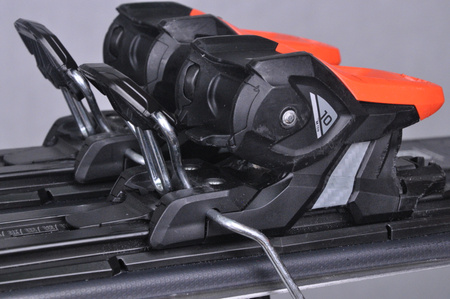 NARTY UŻYWANE ATOMIC REDSTER RX + M10 23/24 170 cm NRC1041