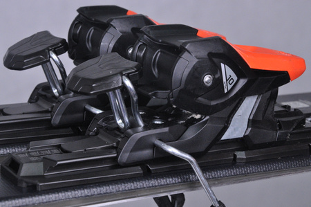 NARTY UŻYWANE ATOMIC REDSTER SC + M10 23/24 140 cm NRC454