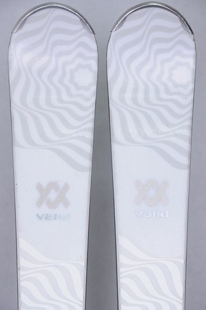 NARTY UŻYWANE VOLKL FLAIR SC 23/24 + Marker VMOTION 11 153 cm NRC288