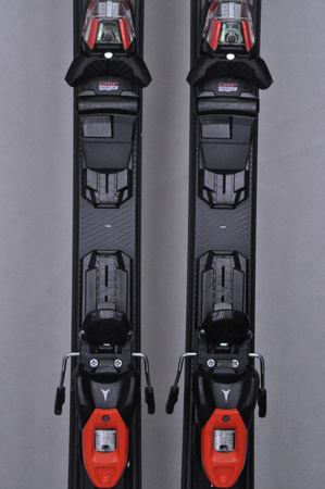 NARTY UŻYWANE ATOMIC REDSTER SC + M10 23/24 175 cm NRC502