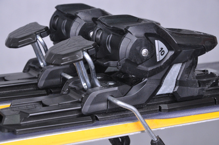 NARTY UŻYWANE REDSTER Q5 + M10 22/23 154 cm NRC587