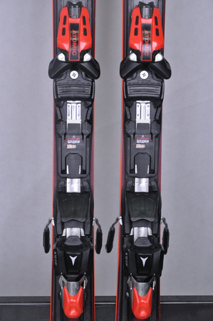NARTY UŻYWANE ATOMIC REDSTER S8 + X12 GW 23/24 149 cm NRC138