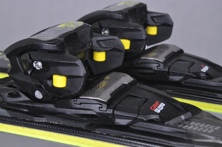 NARTY UŻYWANE VOLKL RACETIGER SC 23/24 + VMotion 12 148 cm NRC842