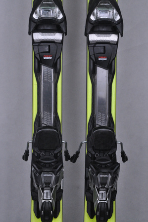 NARTY UŻYWANE VOLKL RACETIGER SC 23/24 + VMotion 12 172 cm NRC351