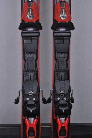 NARTY UŻYWANE ATOMIC REDSTER S7 + M12 GW 23/24 149 cm NRC731