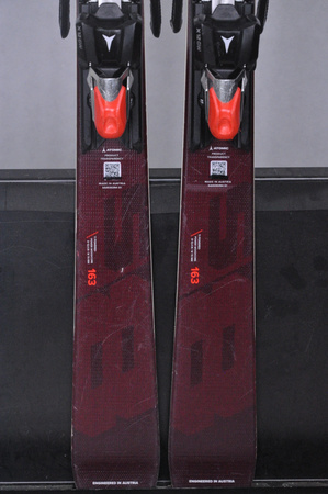 NARTY UŻYWANE ATOMIC REDSTER S8 + X12 GW 24/25 163 cm NRC154