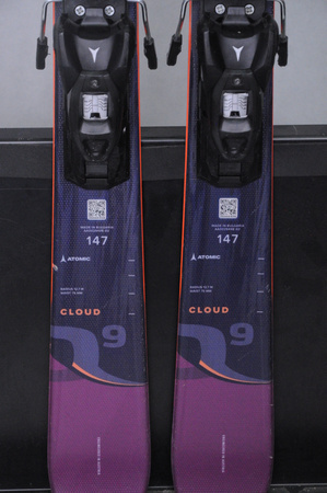 NARTY UŻYWANE ATOMIC CLOUD Q9 + M10 22/23 147 cm NRC60
