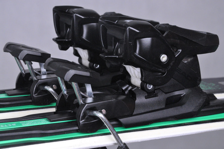 NARTY UŻYWANE HEAD SUPERSHAPE E. MAGNUM + Head PRD12 24/25 163 cm NRC530