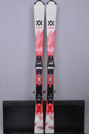 NARTY UŻYWANE VOLKL DEACON 7.2 + FTD 10 21/22 144 cm NRC1149