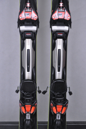NARTY UŻYWANE VOLKL RACETIGER SL + VMotion 12 22/23 150 cm NRC644