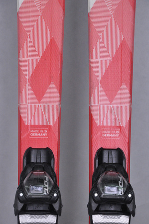 NARTY UŻYWANE VOLKL DEACON 7.2 + FTD 10 21/22 165 cm NRC1102