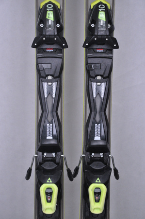NARTY UŻYWANE FISCHER RC ONE 74 22/23 + RS10 167 cm NRC1023