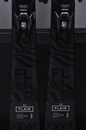 NARTY UŻYWANE VOLKL FLAIR 7.2 21/22 + FDT 10 144 cm NRC1169
