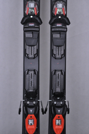 NARTY UŻYWANE ATOMIC REDSTER RX + M10 23/24 170 cm NRC1041