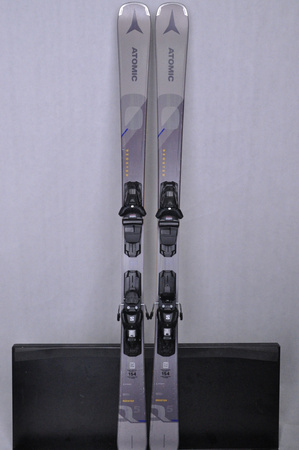 NARTY UŻYWANE REDSTER Q5 + M10 22/23 154 cm NRC589