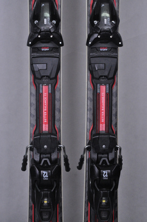NARTY UŻYWANE HEAD SUPERSHAPE ERALLY + PRD12 24/25 163 cm NRC510