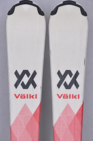 NARTY UŻYWANE VOLKL DEACON 7.2 + FTD 10 21/22 144 cm NRC1153