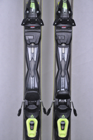 NARTY UŻYWANE FISCHER RC ONE 74 22/23 + RS10 174 cm NRC1025