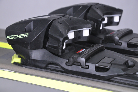 NARTY UŻYWANE FISCHER RC ONE 74 22/23 + RS10 174 cm NRC1026